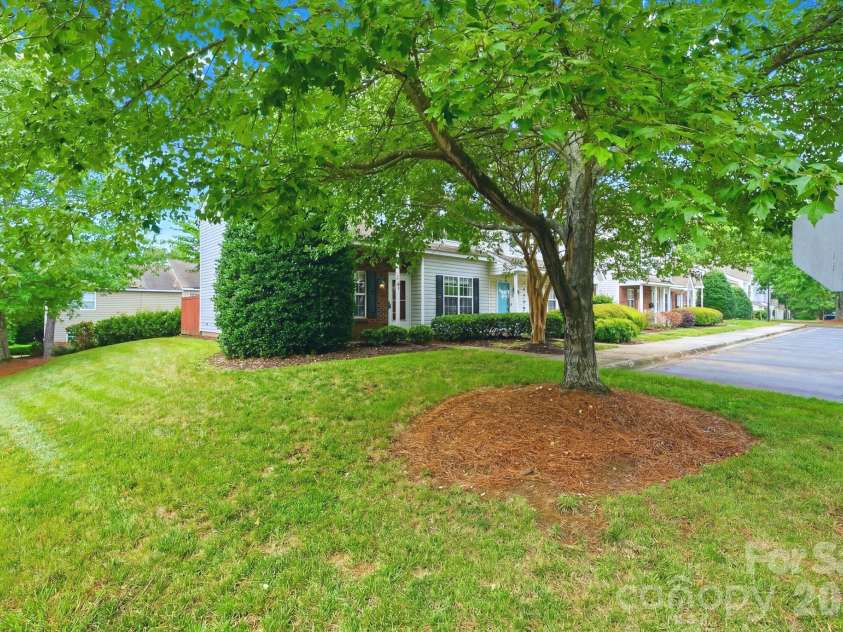 3101 Brockhampton Court, Charlotte, NC 28269.  MLS# CAR4390346, YatesRealty ID 34373. 