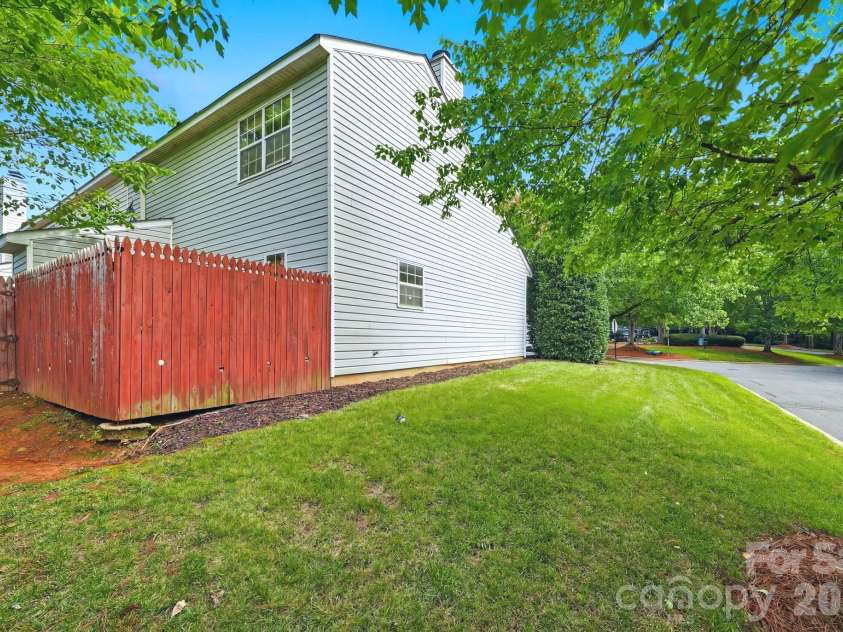 3101 Brockhampton Court, Charlotte, NC 28269.  MLS# CAR4390346, YatesRealty ID 34373. 