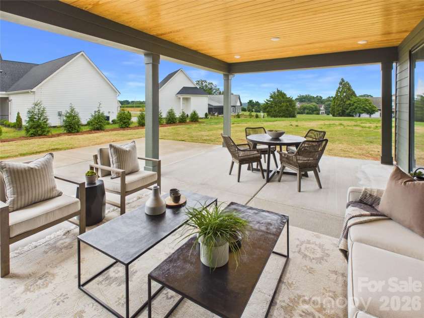1055 Rolling Meadows Drive, Mooresville, NC 28115.  MLS# CAR4394638, YatesRealty ID 34374. 
