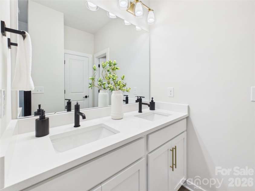 1055 Rolling Meadows Drive, Mooresville, NC 28115.  MLS# CAR4394638, YatesRealty ID 34374. 