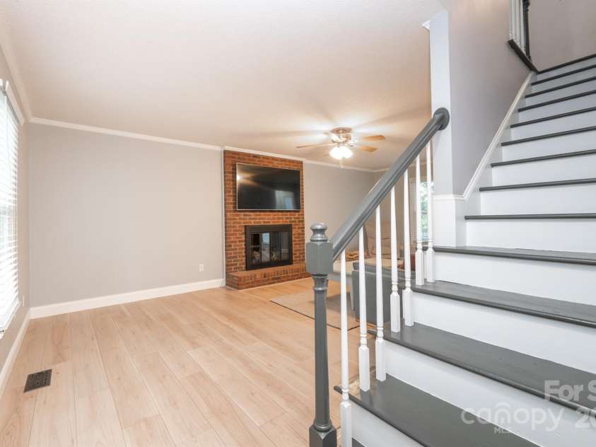 118 Underwood Drive, Mount Holly, NC 28120.  MLS# CAR4289867, YatesRealty ID 34374. 