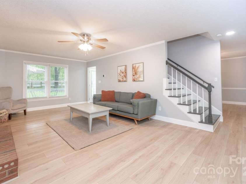 118 Underwood Drive, Mount Holly, NC 28120.  MLS# CAR4289867, YatesRealty ID 34374. 