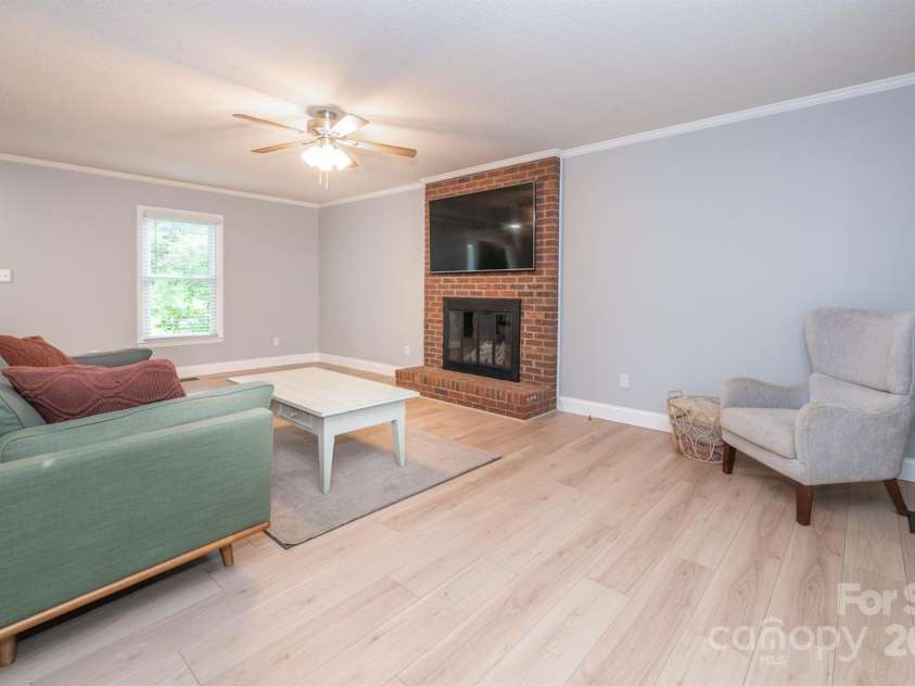 118 Underwood Drive, Mount Holly, NC 28120.  MLS# CAR4289867, YatesRealty ID 34374. 