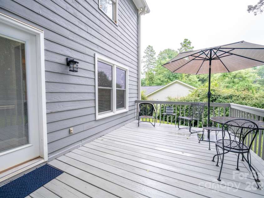 118 Underwood Drive, Mount Holly, NC 28120.  MLS# CAR4289867, YatesRealty ID 34374. 