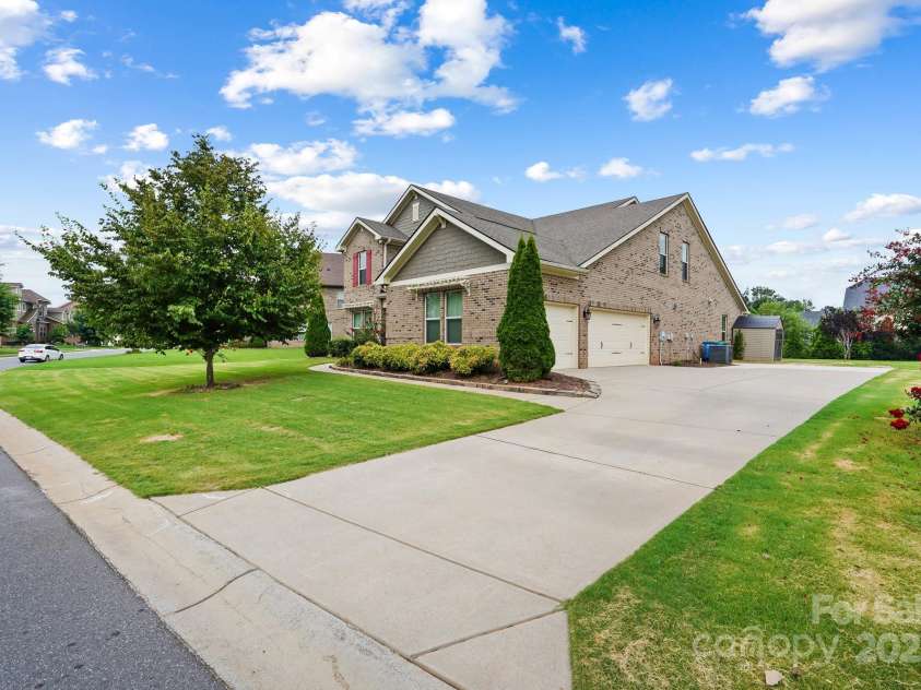 4201 Thames Circle, Fort Mill, SC 29715.  MLS# CAR4285052, YatesRealty ID 34375. 