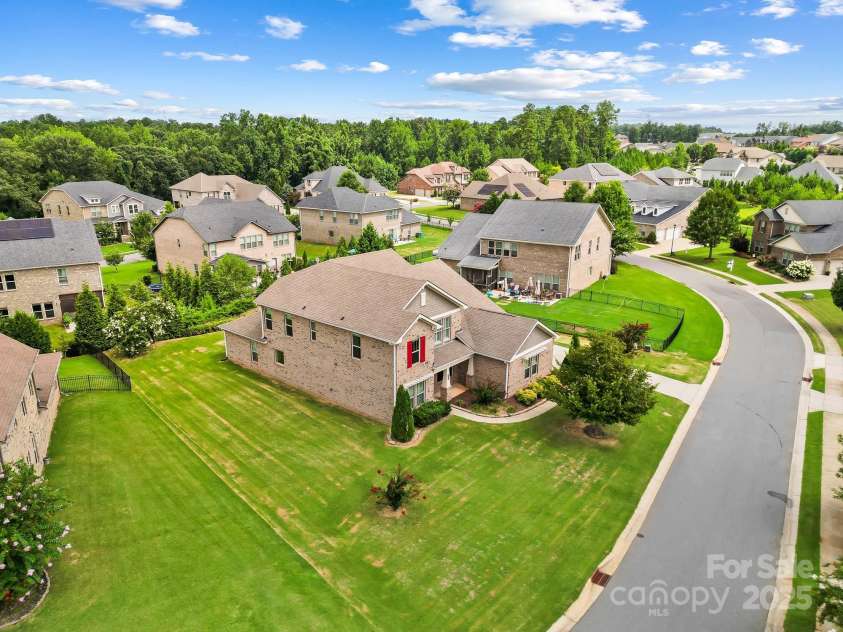 4201 Thames Circle, Fort Mill, SC 29715.  MLS# CAR4285052, YatesRealty ID 34375. 