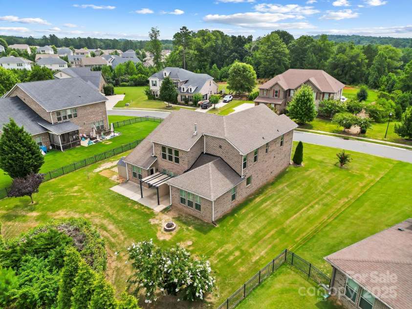 4201 Thames Circle, Fort Mill, SC 29715.  MLS# CAR4285052, YatesRealty ID 34375. 