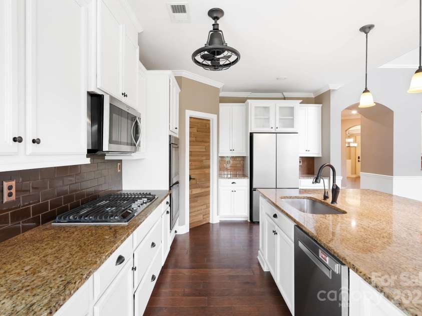 4201 Thames Circle, Fort Mill, SC 29715.  MLS# CAR4285052, YatesRealty ID 34375. 
