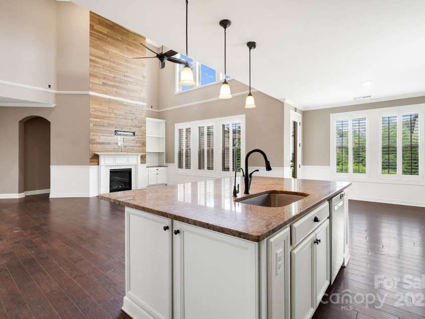 4201 Thames Circle, Fort Mill, SC 29715.  MLS# CAR4285052, YatesRealty ID 34375. 