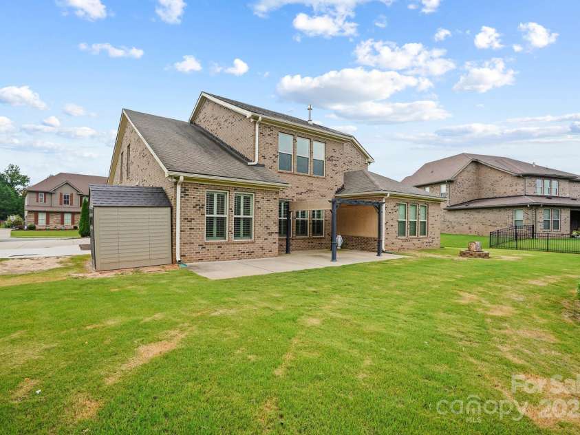 4201 Thames Circle, Fort Mill, SC 29715.  MLS# CAR4285052, YatesRealty ID 34375. 