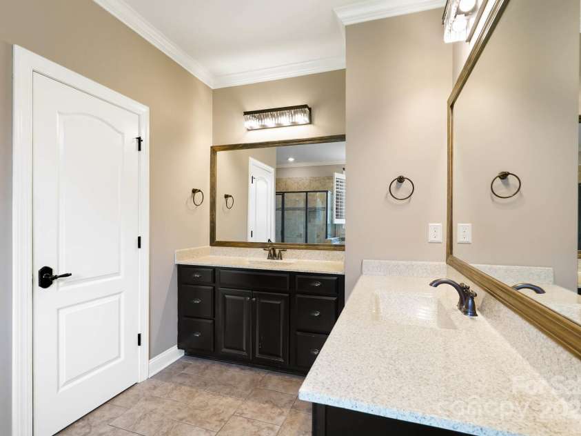 4201 Thames Circle, Fort Mill, SC 29715.  MLS# CAR4285052, YatesRealty ID 34375. Master Bathroom - Main Level