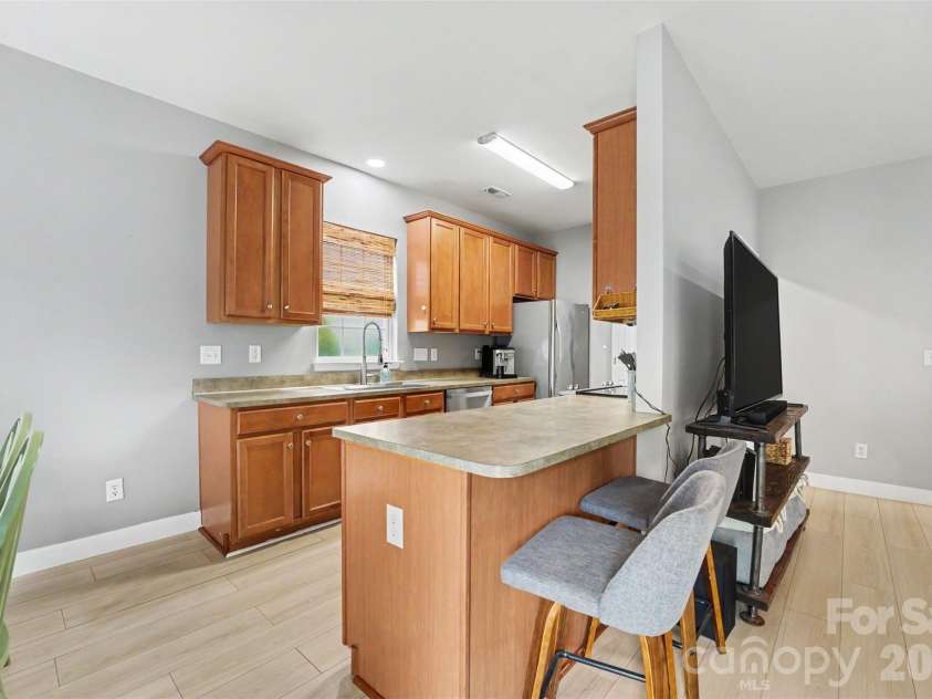 116 Decatur Avenue, Mooresville, NC 28117.  MLS# CAR4383348, YatesRealty ID 34376. Breakfast Bar