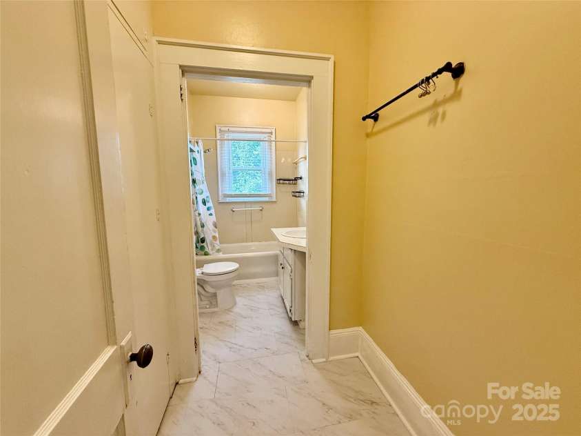 122 Beaver Street, Forest City, NC 28043.  MLS# CAR4294326, YatesRealty ID 34376. Main bathroom
