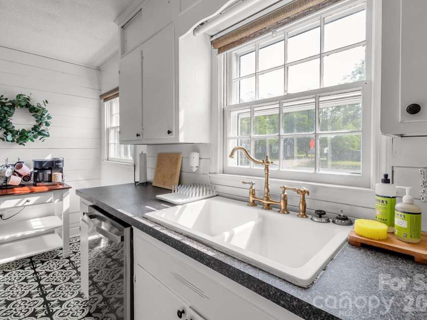 316 Matson Street, Kershaw, SC 29067.  MLS# CAR4396596, YatesRealty ID 34377. 
