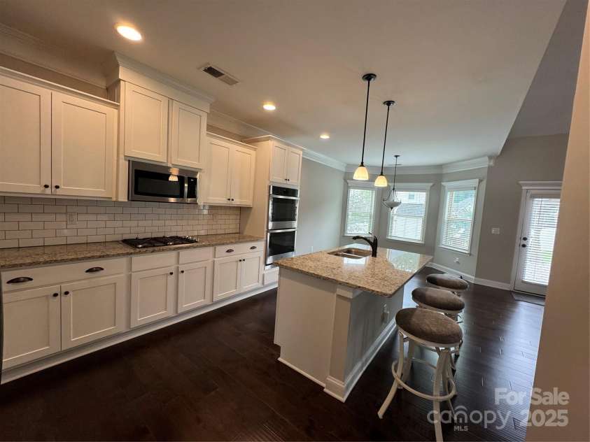 135 Coral Rutledge Drive, Mount Holly, NC 28120.  MLS# CAR4294017, YatesRealty ID 34378. Kitchen 3