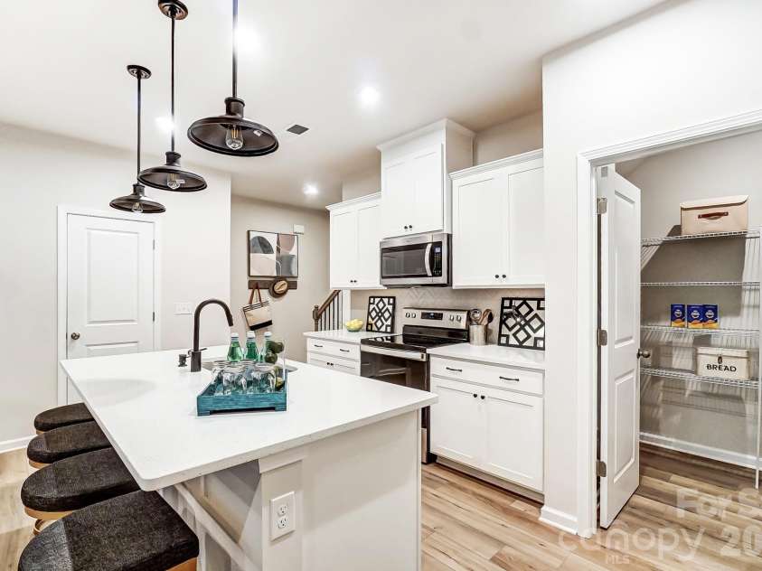 3808 Cheyney Park Drive, Charlotte, NC 28269.  MLS# CAR4377207, YatesRealty ID 34378. For representation purposes of floorplan only, actual homesite is under construction and design and structural options may vary