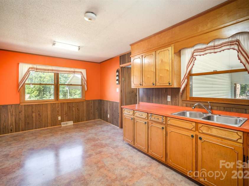 5474 Ussery Road, Kershaw, SC 29067.  MLS# CAR4294150, YatesRealty ID 34379. 