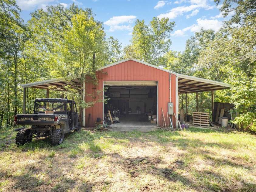 5474 Ussery Road, Kershaw, SC 29067.  MLS# CAR4294150, YatesRealty ID 34379. Barn