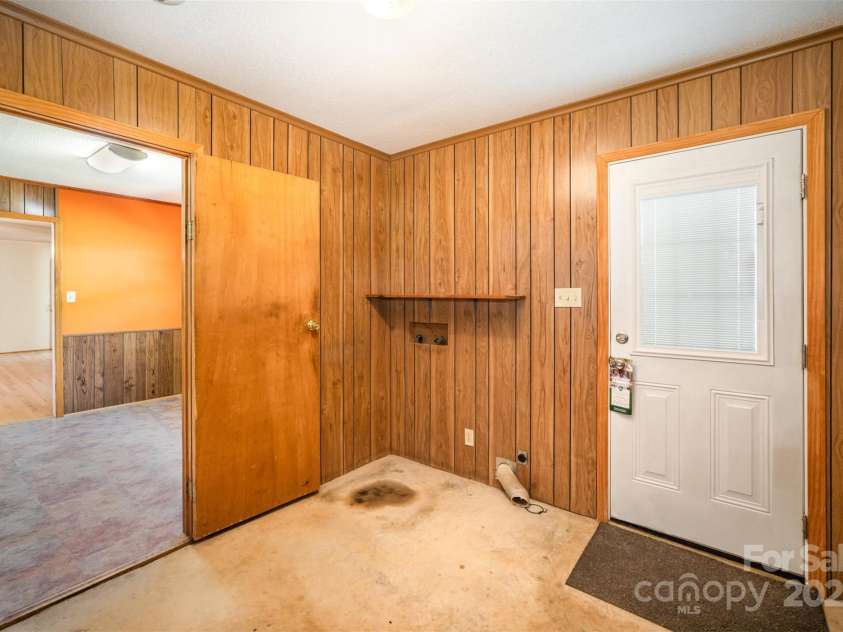 5474 Ussery Road, Kershaw, SC 29067.  MLS# CAR4294150, YatesRealty ID 34379. Laundry Room