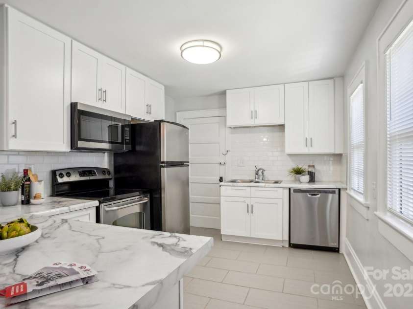 1105 Vanizer Street, Charlotte, NC 28208.  MLS# CAR4232135, YatesRealty ID 3438. 