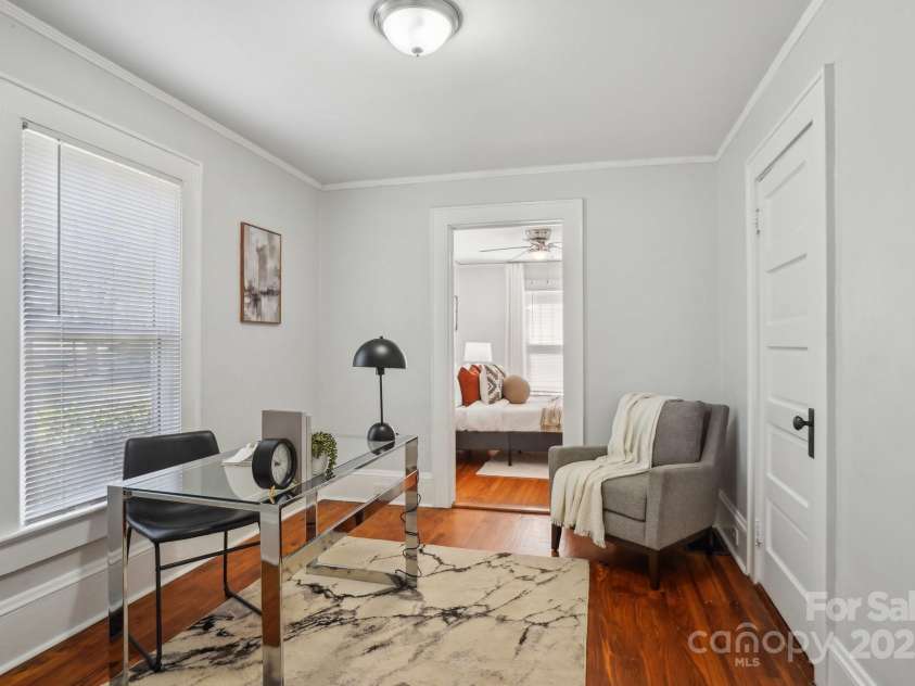 1105 Vanizer Street, Charlotte, NC 28208.  MLS# CAR4232135, YatesRealty ID 3438. 