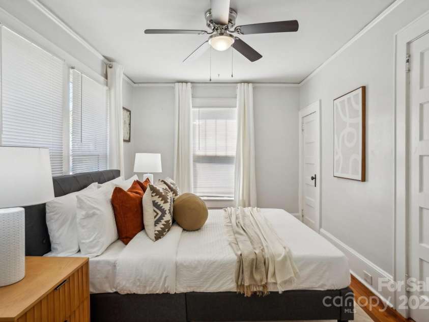 1105 Vanizer Street, Charlotte, NC 28208.  MLS# CAR4232135, YatesRealty ID 3438. 