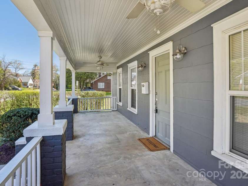 1105 Vanizer Street, Charlotte, NC 28208.  MLS# CAR4232135, YatesRealty ID 3438. 
