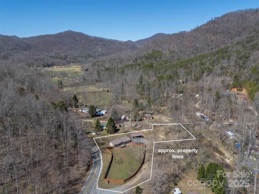 121 Julian Way, Lake Lure, NC 28746.  MLS# CAR4211123, YatesRealty ID 3438. 