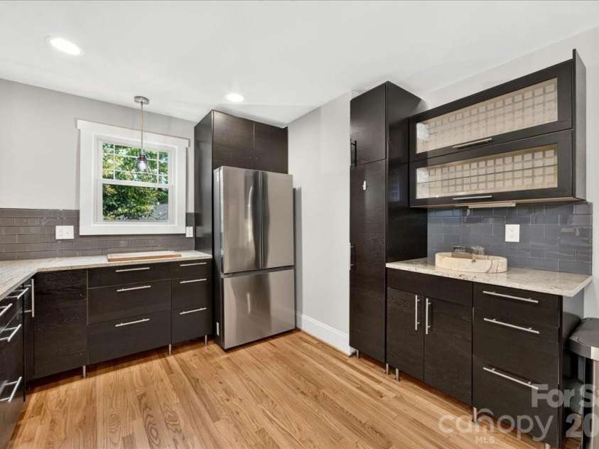 2120 Dalehurst Drive, Charlotte, NC 28205.  MLS# CAR4393870, YatesRealty ID 34382. 