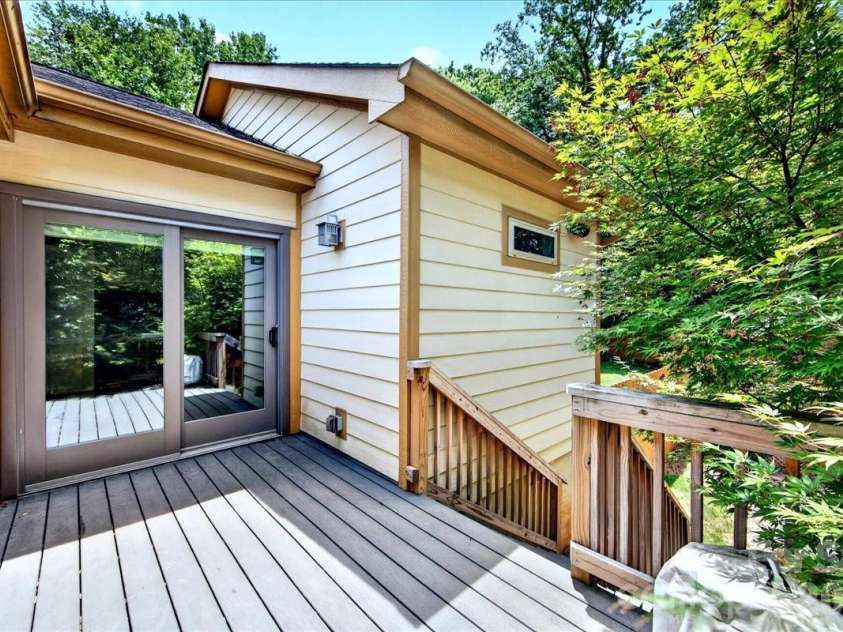 2120 Dalehurst Drive, Charlotte, NC 28205.  MLS# CAR4393870, YatesRealty ID 34382. Trex deck accessible from Kitchen/DR as well as Primary BR