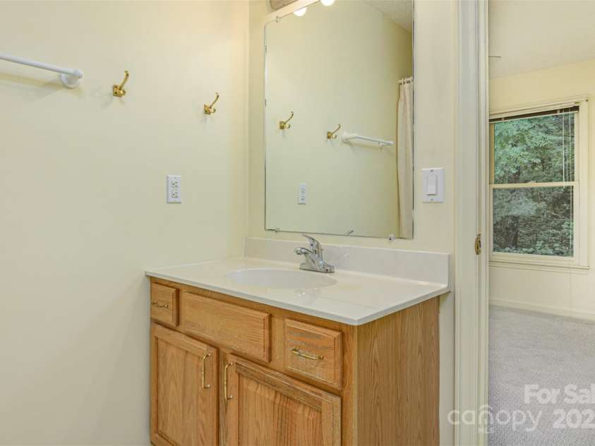 222 Rocky Mountain Way, Arden, NC 28704.  MLS# CAR4285995, YatesRealty ID 34382. 
