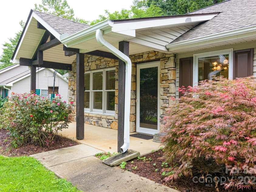 222 Rocky Mountain Way, Arden, NC 28704.  MLS# CAR4285995, YatesRealty ID 34382. Covered Front Porch