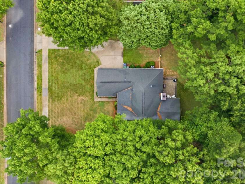 21126 Townwood Drive, Cornelius, NC 28031.  MLS# CAR4394472, YatesRealty ID 34384. Nice Private .35 Acre Lot