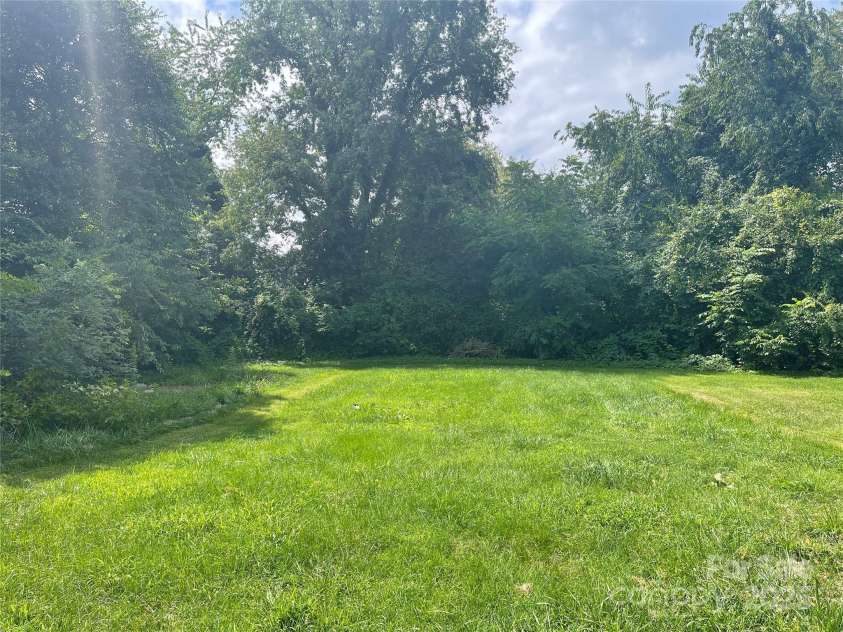 49 Robinson Street, Waynesville, NC 28786.  MLS# CAR4288484, YatesRealty ID 34384. 