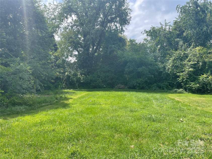 49 Robinson Street, Waynesville, NC 28786.  MLS# CAR4288484, YatesRealty ID 34384. 