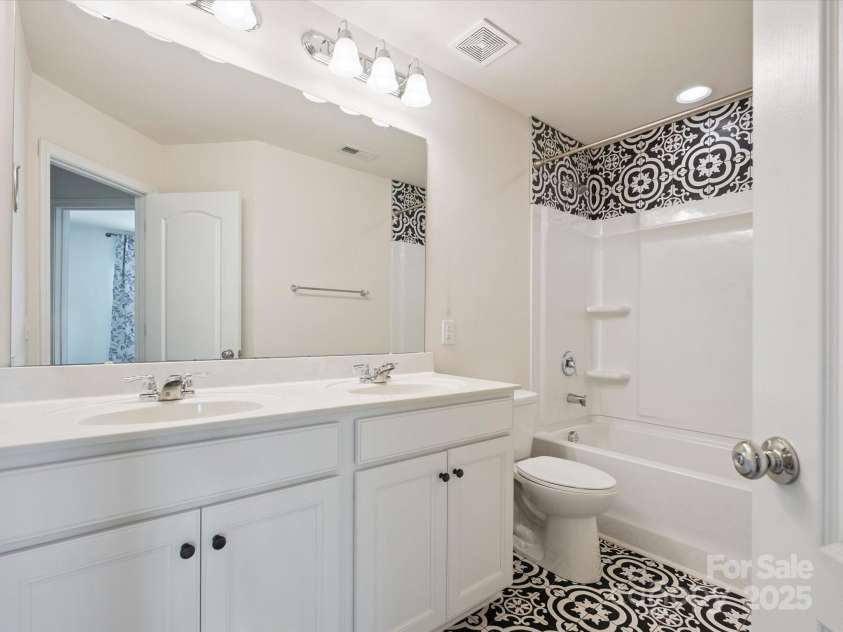 3161 Hartson Pointe Drive, Fort Mill, SC 29707.  MLS# CAR4288485, YatesRealty ID 34386. 