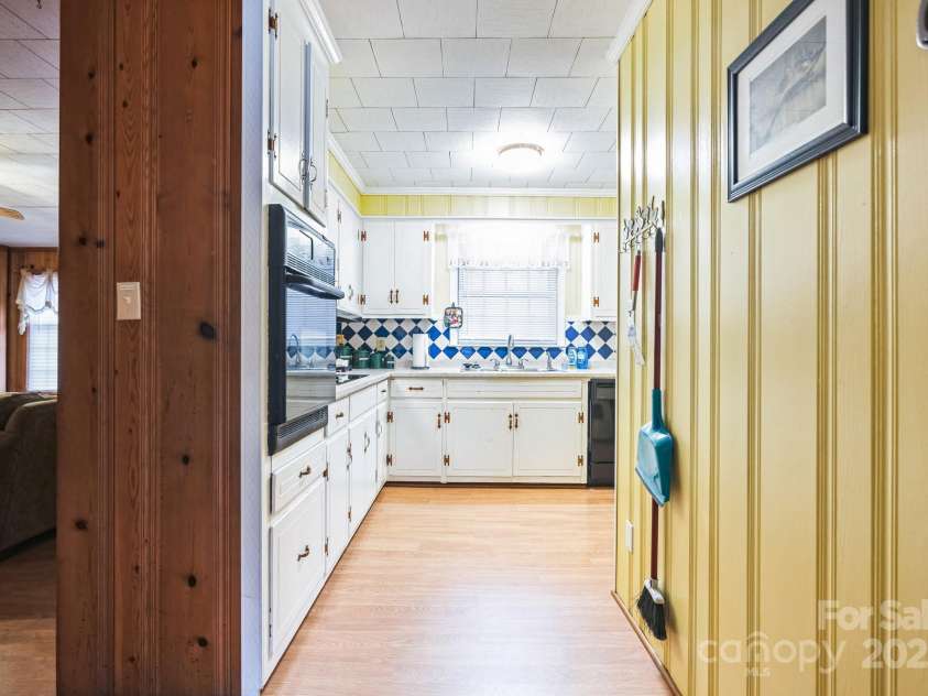 2250 Horse Shoe Circle, Hartsville, SC 29550.  MLS# CAR4222337, YatesRealty ID 34387. 