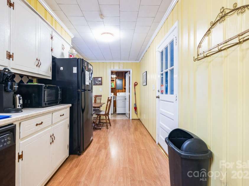 2250 Horse Shoe Circle, Hartsville, SC 29550.  MLS# CAR4222337, YatesRealty ID 34387. 