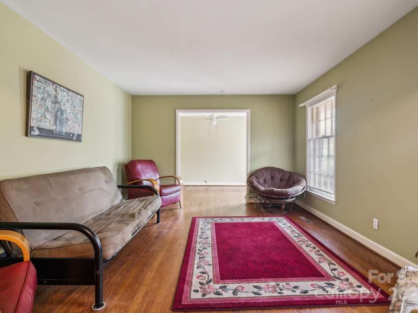 2250 Horse Shoe Circle, Hartsville, SC 29550.  MLS# CAR4222337, YatesRealty ID 34387. 