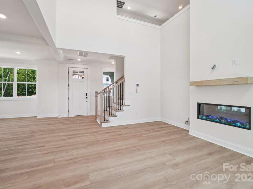 908 Coast Drive, Tega Cay, SC 29708.  MLS# CAR4289755, YatesRealty ID 34388. Great room