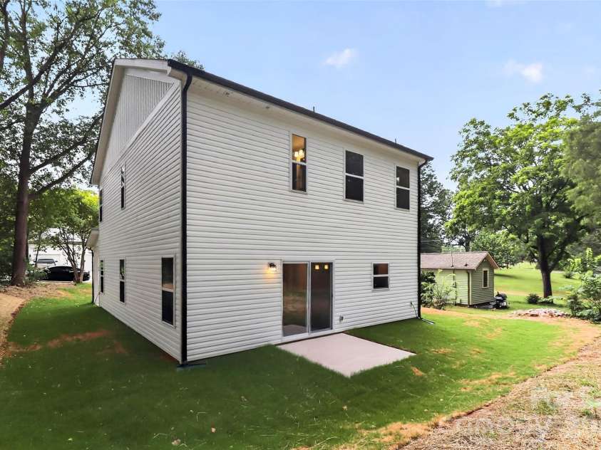 300 Margarette Avenue, Belmont, NC 28012.  MLS# CAR4397307, YatesRealty ID 34389. 