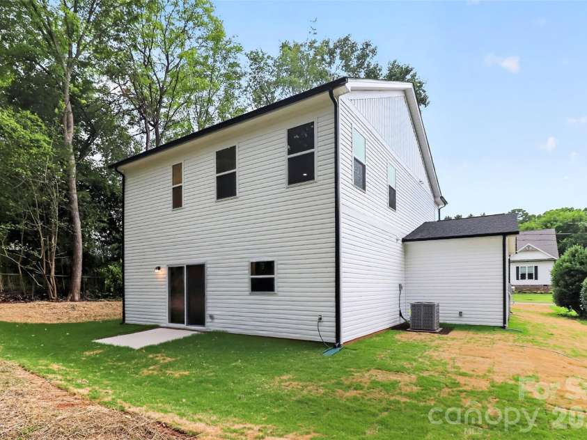 300 Margarette Avenue, Belmont, NC 28012.  MLS# CAR4397307, YatesRealty ID 34389. 