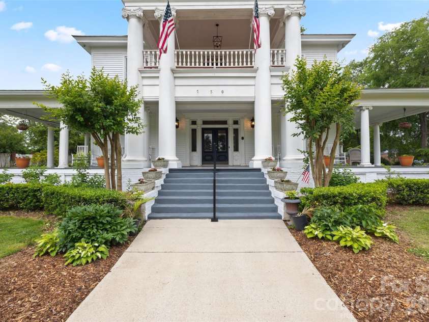 530 Rutledge Avenue, Gaffney, SC 29340.  MLS# CAR4354361, YatesRealty ID 3439. 
