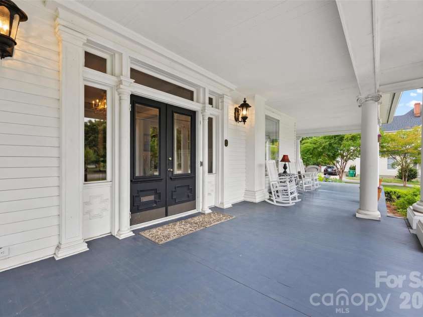 530 Rutledge Avenue, Gaffney, SC 29340.  MLS# CAR4354361, YatesRealty ID 3439. 