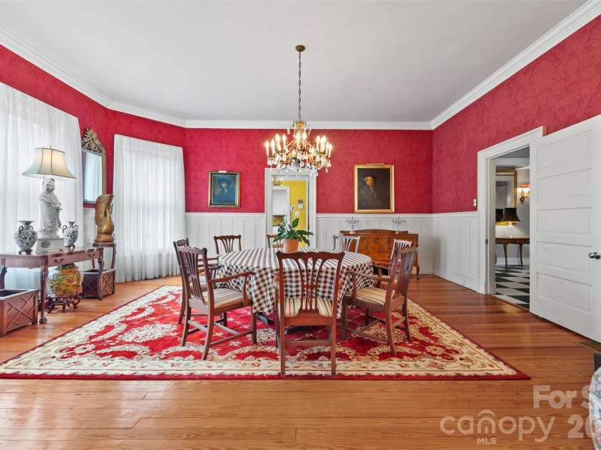 530 Rutledge Avenue, Gaffney, SC 29340.  MLS# CAR4354361, YatesRealty ID 3439. 