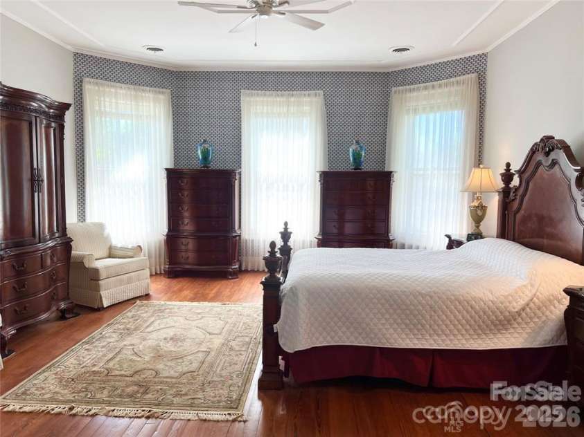 530 Rutledge Avenue, Gaffney, SC 29340.  MLS# CAR4354361, YatesRealty ID 3439. 