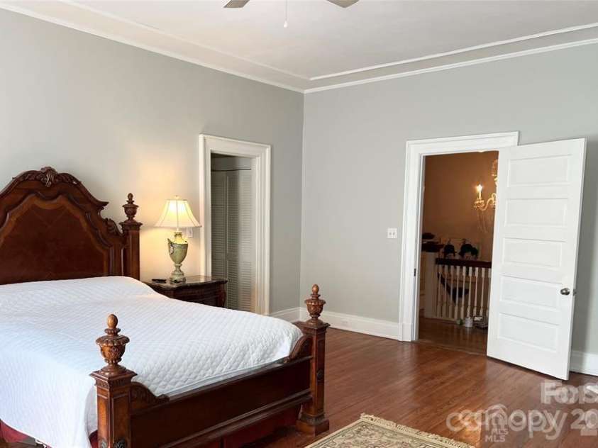 530 Rutledge Avenue, Gaffney, SC 29340.  MLS# CAR4354361, YatesRealty ID 3439. 