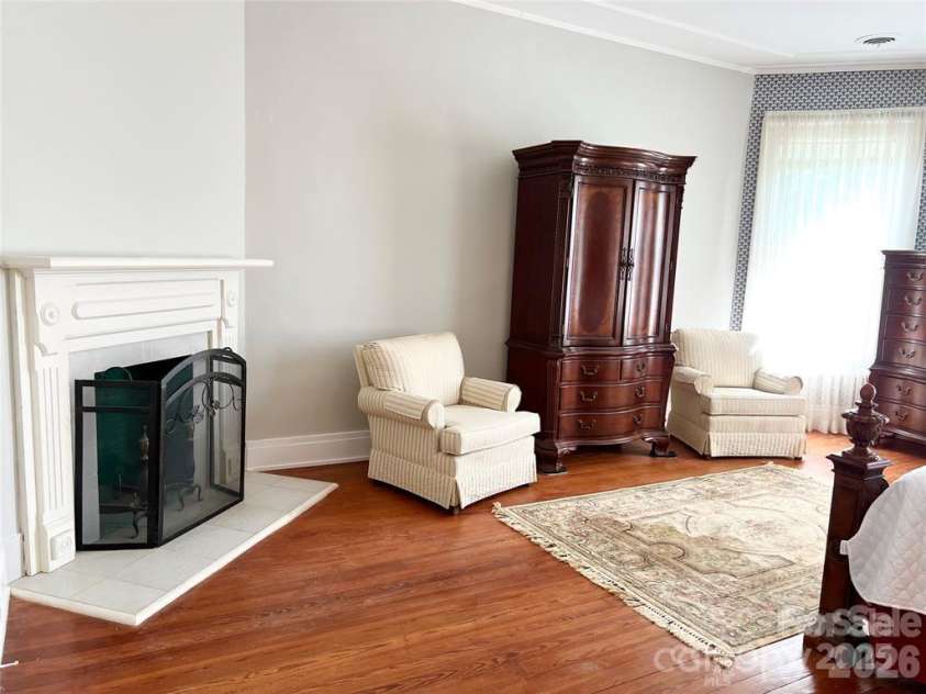 530 Rutledge Avenue, Gaffney, SC 29340.  MLS# CAR4354361, YatesRealty ID 3439. 
