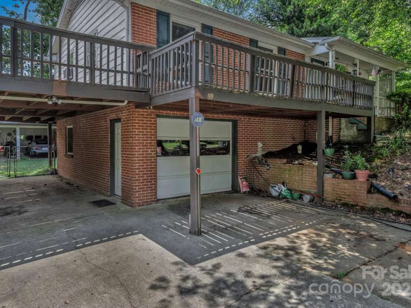 59 Skyview Terrace, Asheville, NC 28806.  MLS# CAR4280374, YatesRealty ID 3439. 