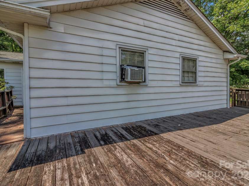 59 Skyview Terrace, Asheville, NC 28806.  MLS# CAR4280374, YatesRealty ID 3439. 